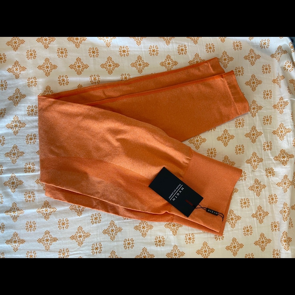 NVGTN workout leggings